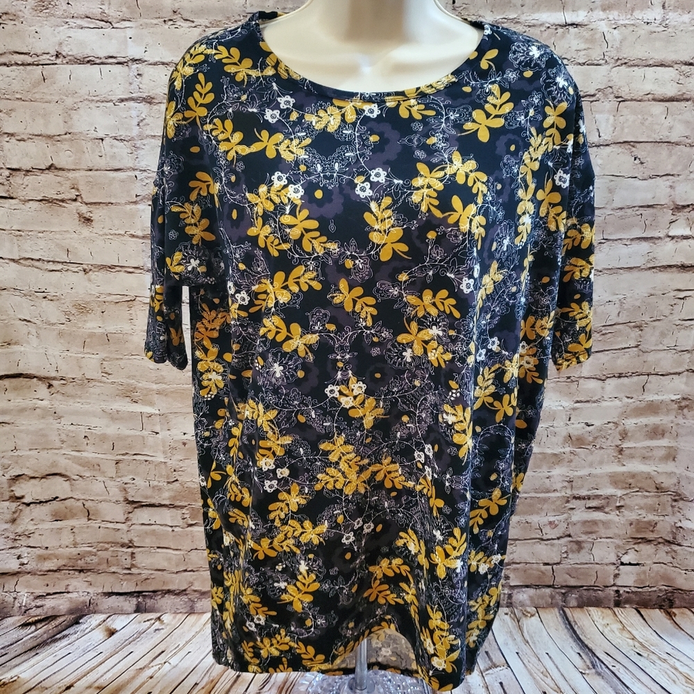 Super Cute Lularoe Floral oversized top. Size XXS